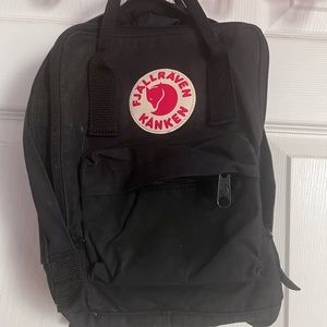 black mini kanken!